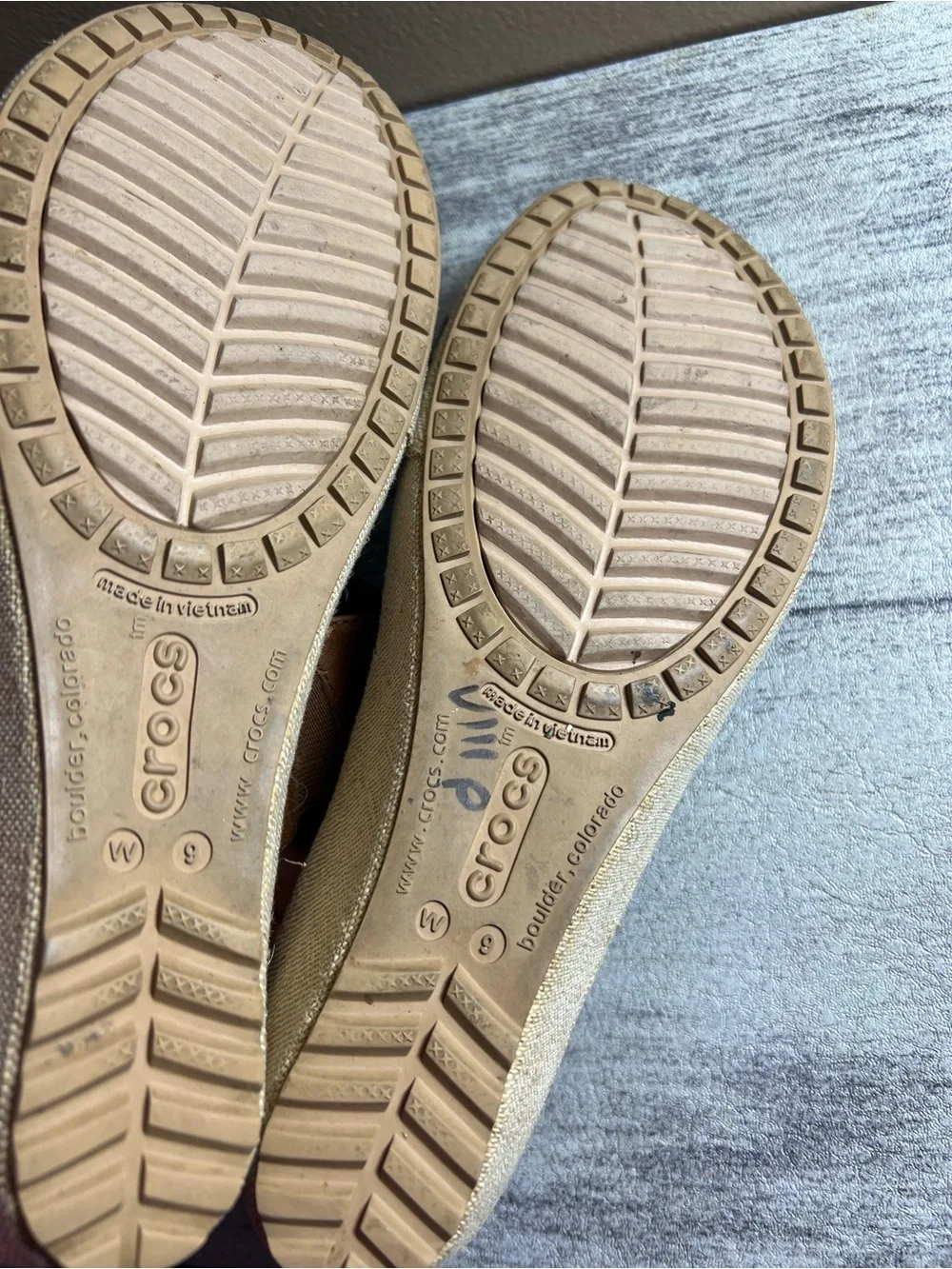 Crocs A-Leigh 2-Strap Mini Wedge Sandals Womens Size 9 Brown Leather Canvas